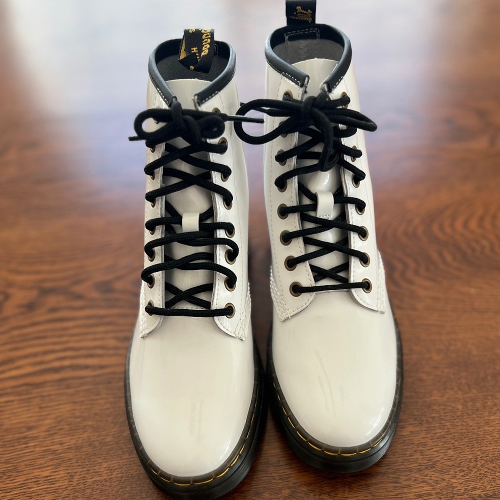 Dr. Martens - Zalvala boots - New